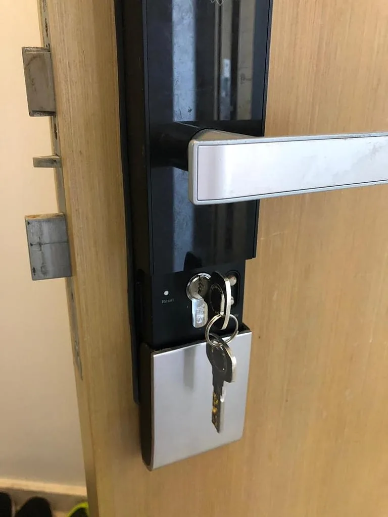 Trusted Commercial Locksmith Tampa and Car Key Replacement Tampa Services for Businesses and Vehicle Owners Today