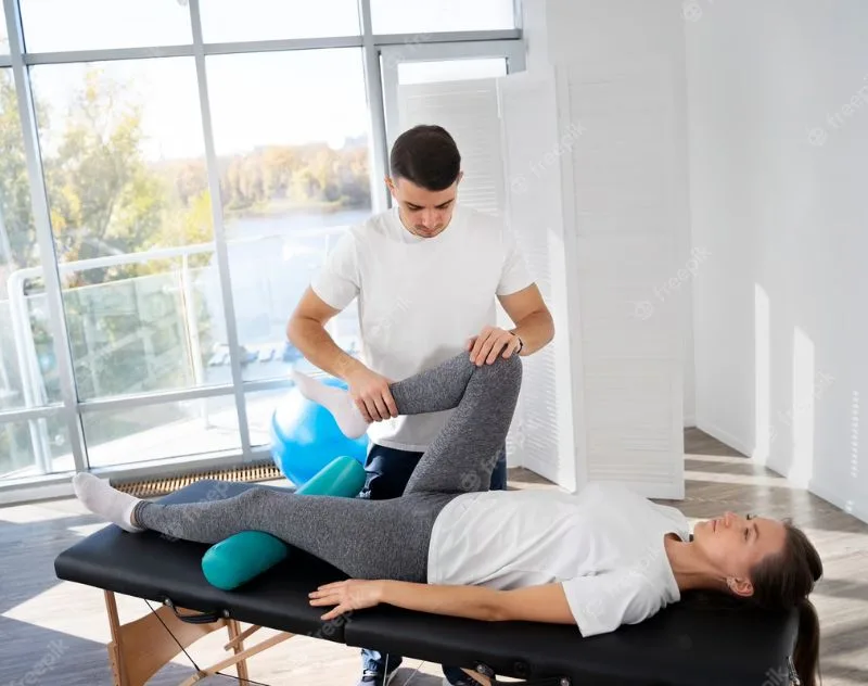How the Best Physiotherapist in Zirakpur Supports Recovery