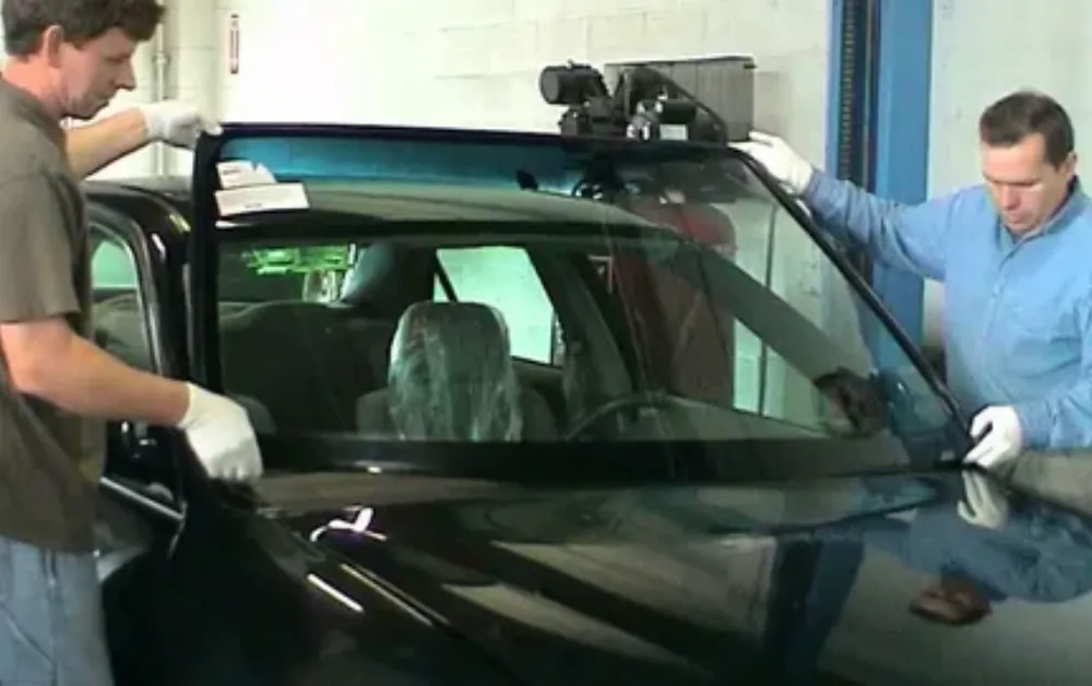 7 Reasons to Choose a Car Glass Specialist