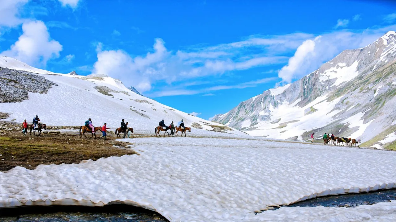 Kashmir Travel Guide: Everything You Need to Know Before You Visit