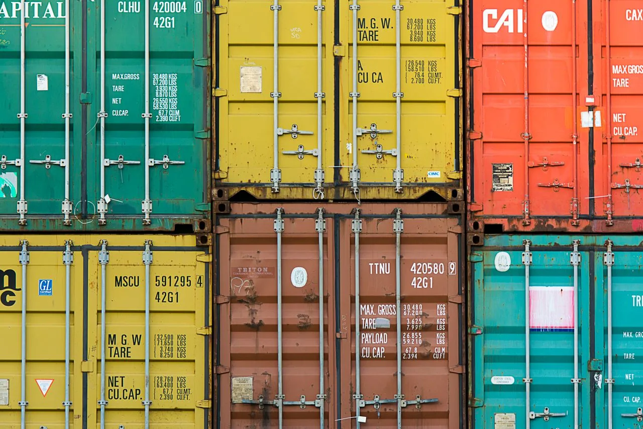 How Proximity to a Major Port Affects Shipping Container Availability and Pricing