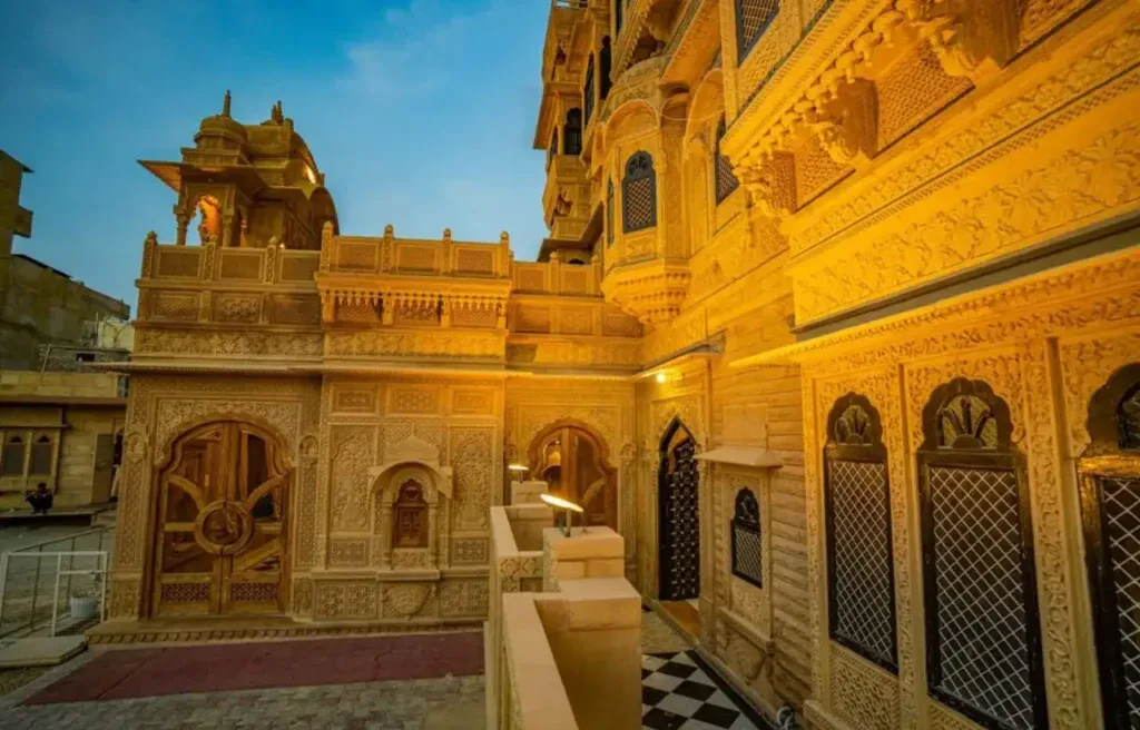 How to Choose the Best Desert Camp Stay in Jaisalmer