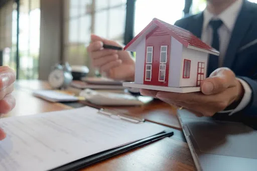 What a Mortgage Broker Does and How They Simplify the Home Loan Process