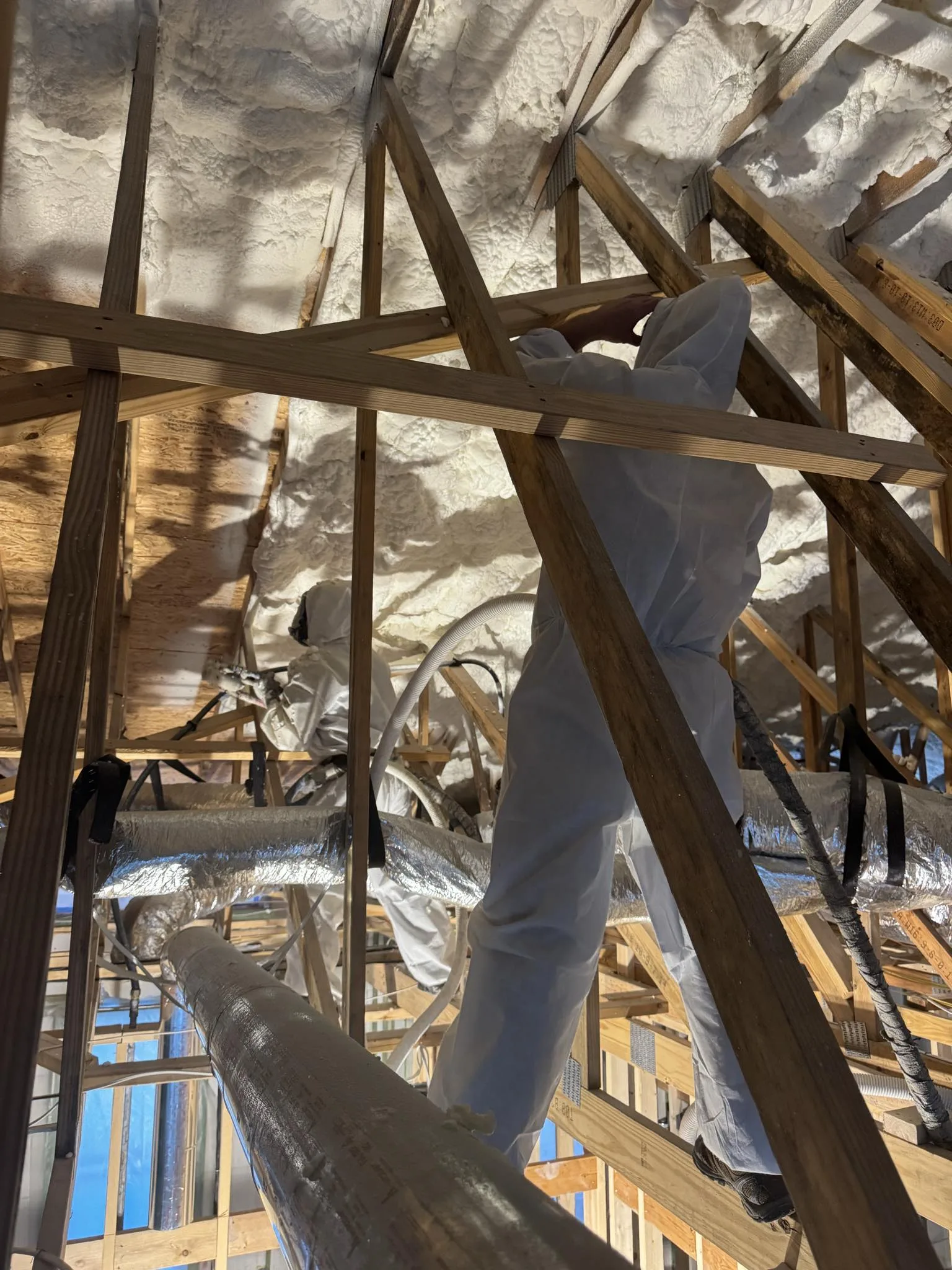 Open-Cell Spray Foam vs Fiberglass: Which Provides Better Air Sealing?