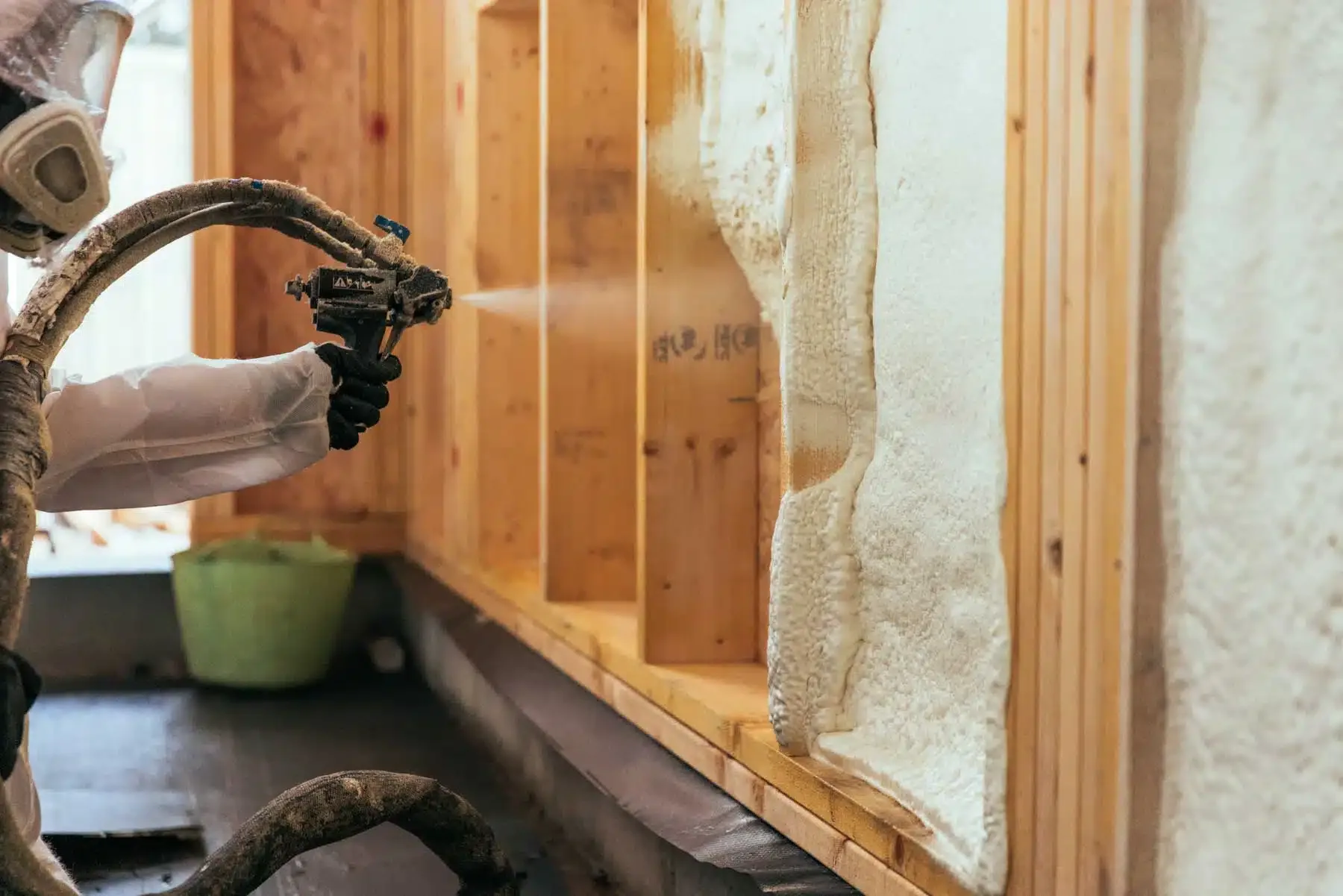 How Does Closed-Cell Spray Foam Improve Eugene Building Performance?