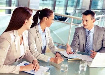 How Fund Accounting Services Help Investment Funds Improve Investor Reporting and Communication Efficiency