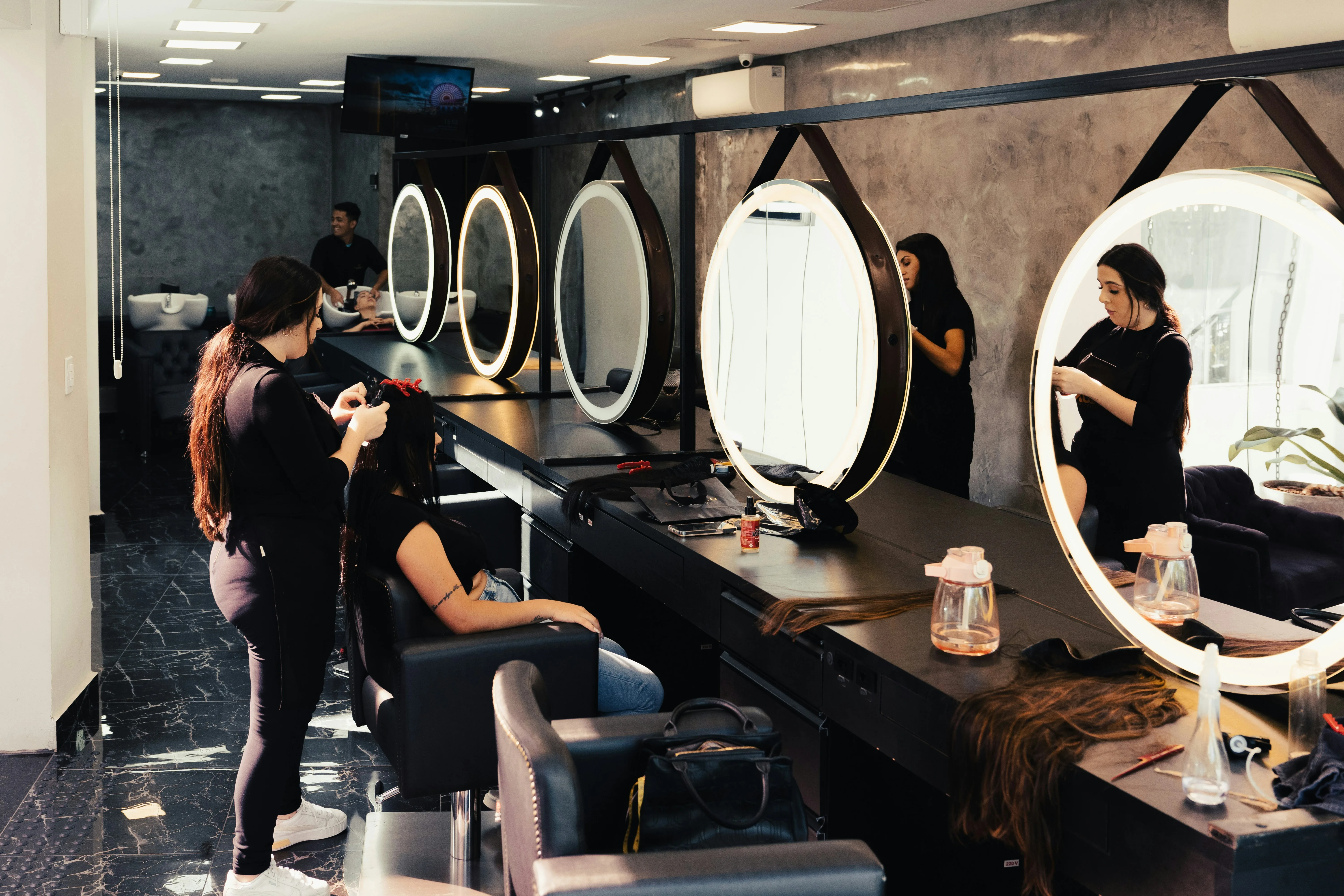Average Salary of a Salon Stylist in India 2026: City-wise & Role-wise Breakdown
