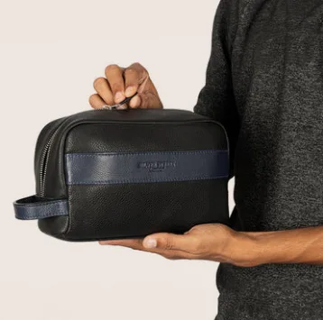 Stay Organised with Stylish Men’s Travel Toiletry Bags