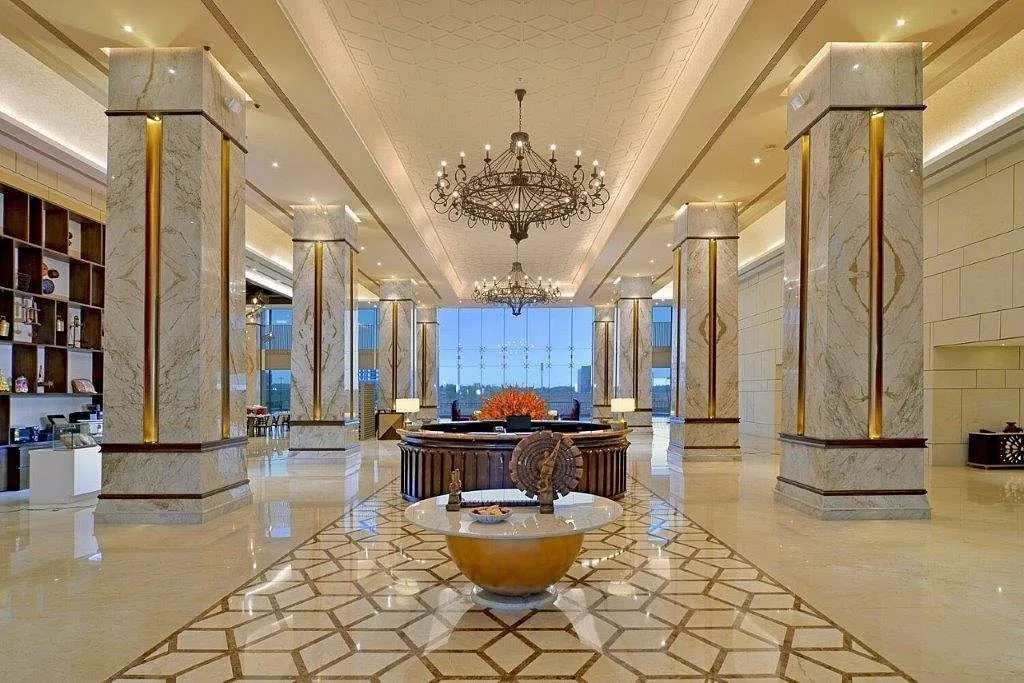 Family Club vs. Resort: Which Costs Less?