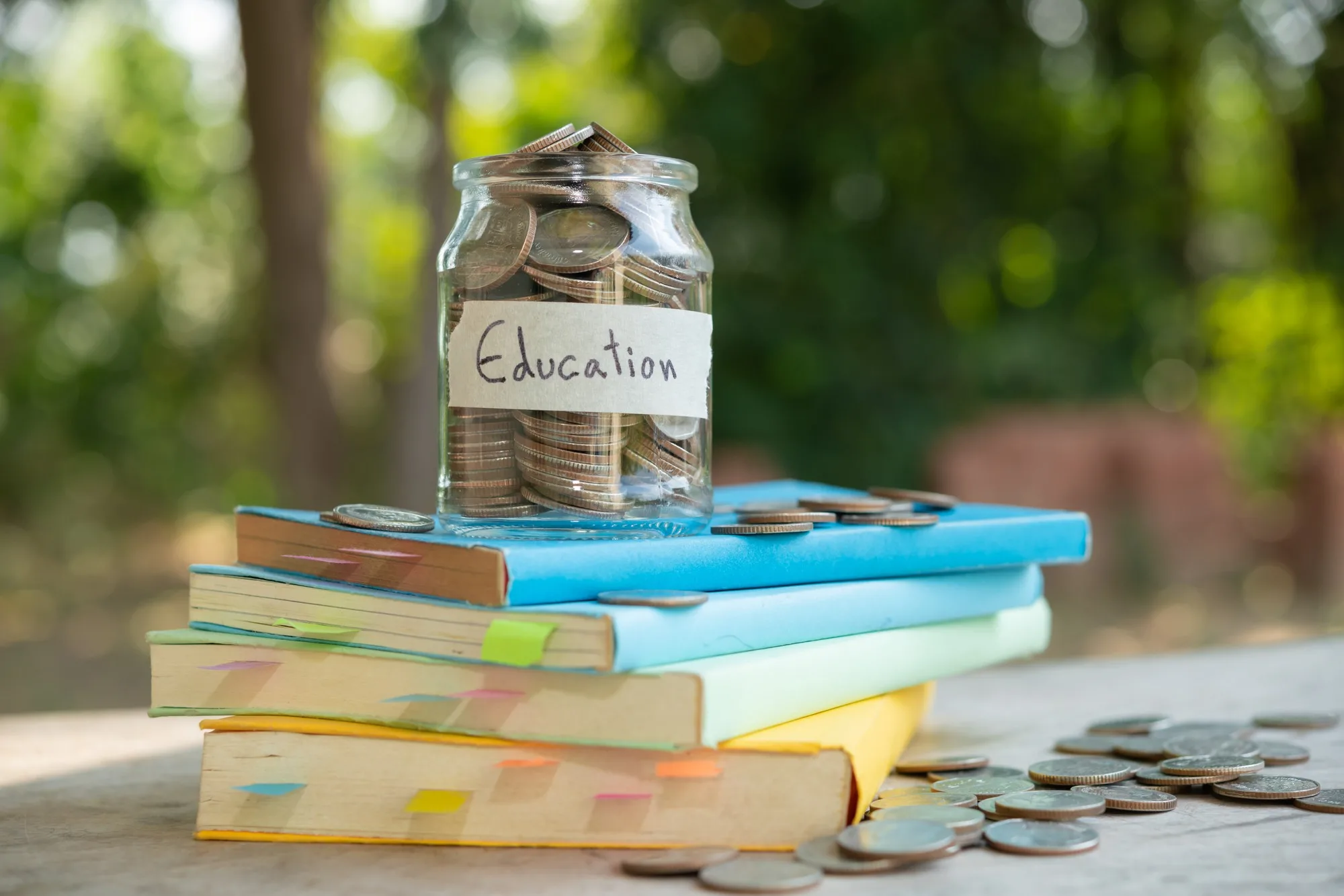 Do Online MA Training Programs Offer Financial Aid?