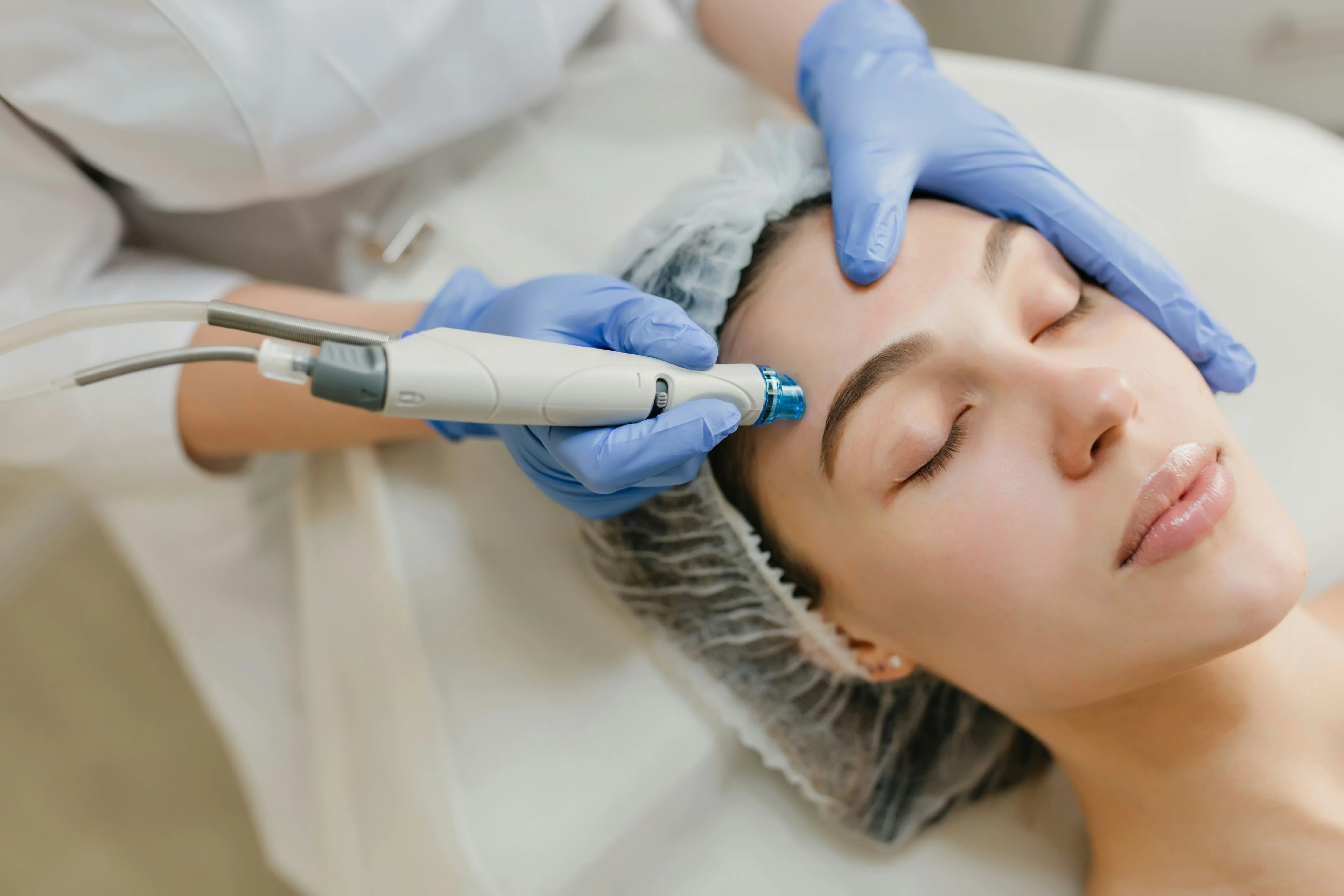 10 Powerful Benefits of Hydro-Facial for Healthier-Looking Skin