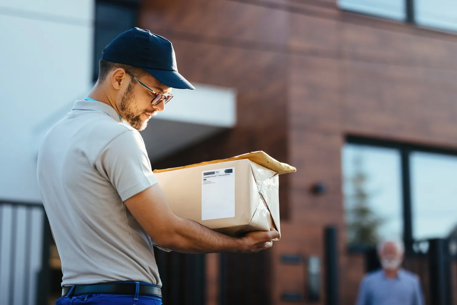 10 Things to Know Before Sending a Parcel from India to Another Country
