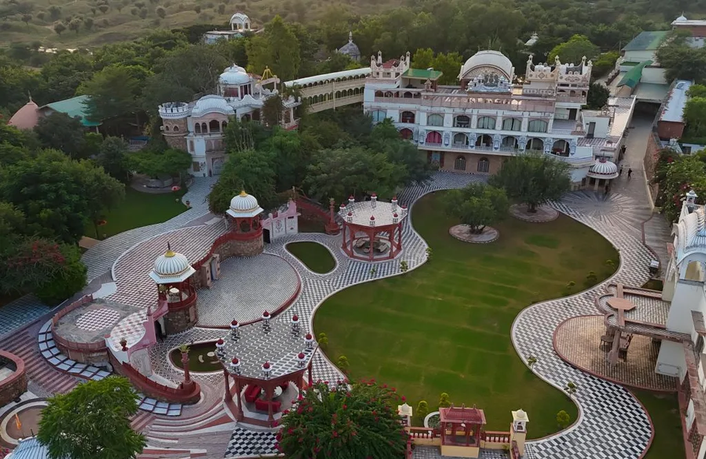 Why Nature Resorts Are Replacing Traditional Hotels for Family Vacations in Jaipur