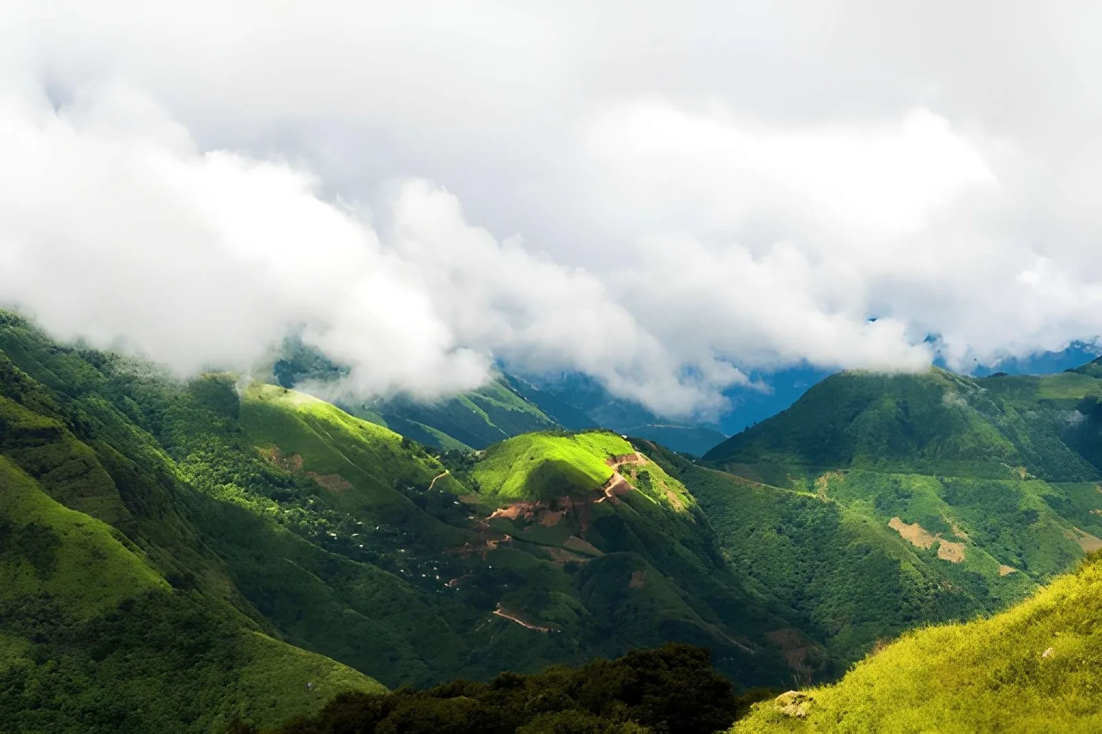 Meghalaya Tour Package from Guwahati – Best Deals for Shillong, Cherrapunji & Dawki