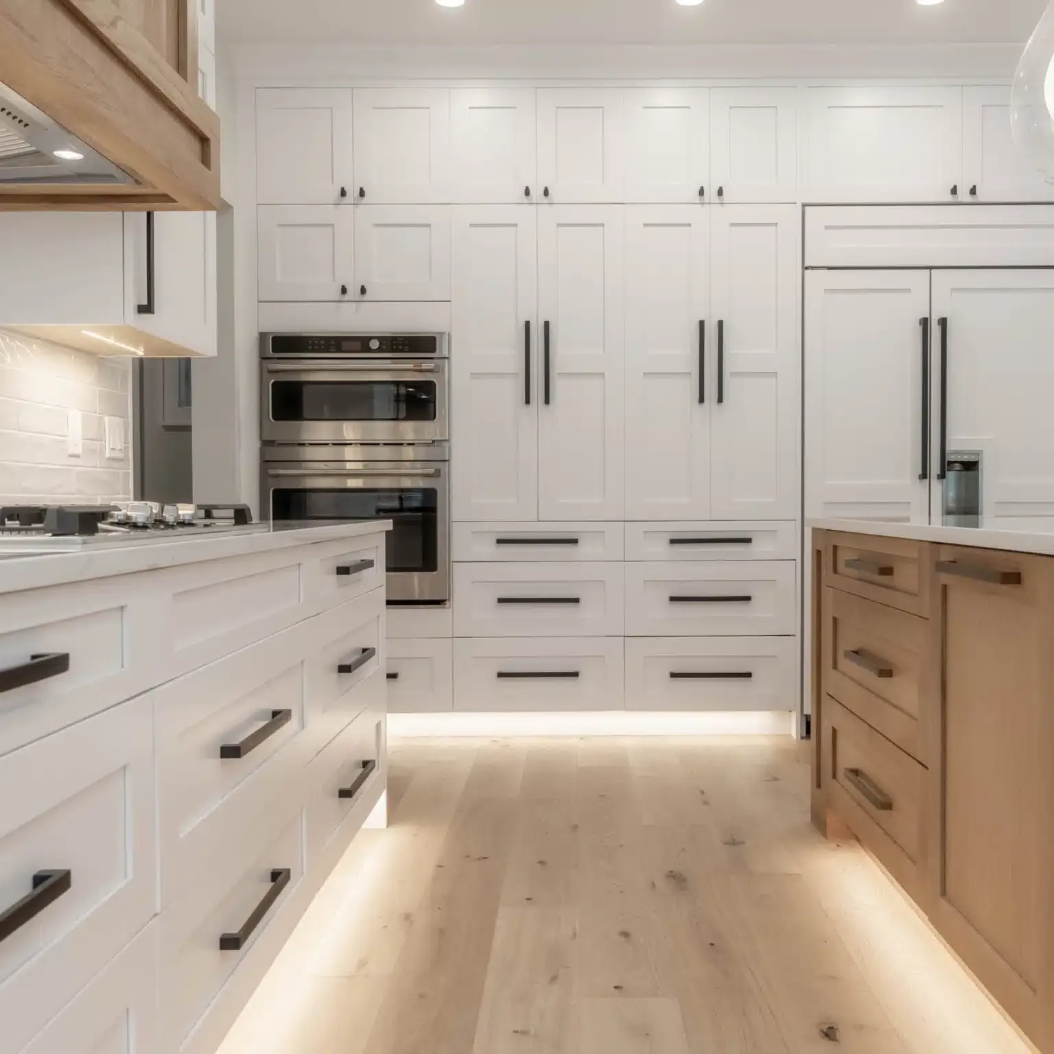 What to Expect When Working with a Local Kitchen Cabinet Maker