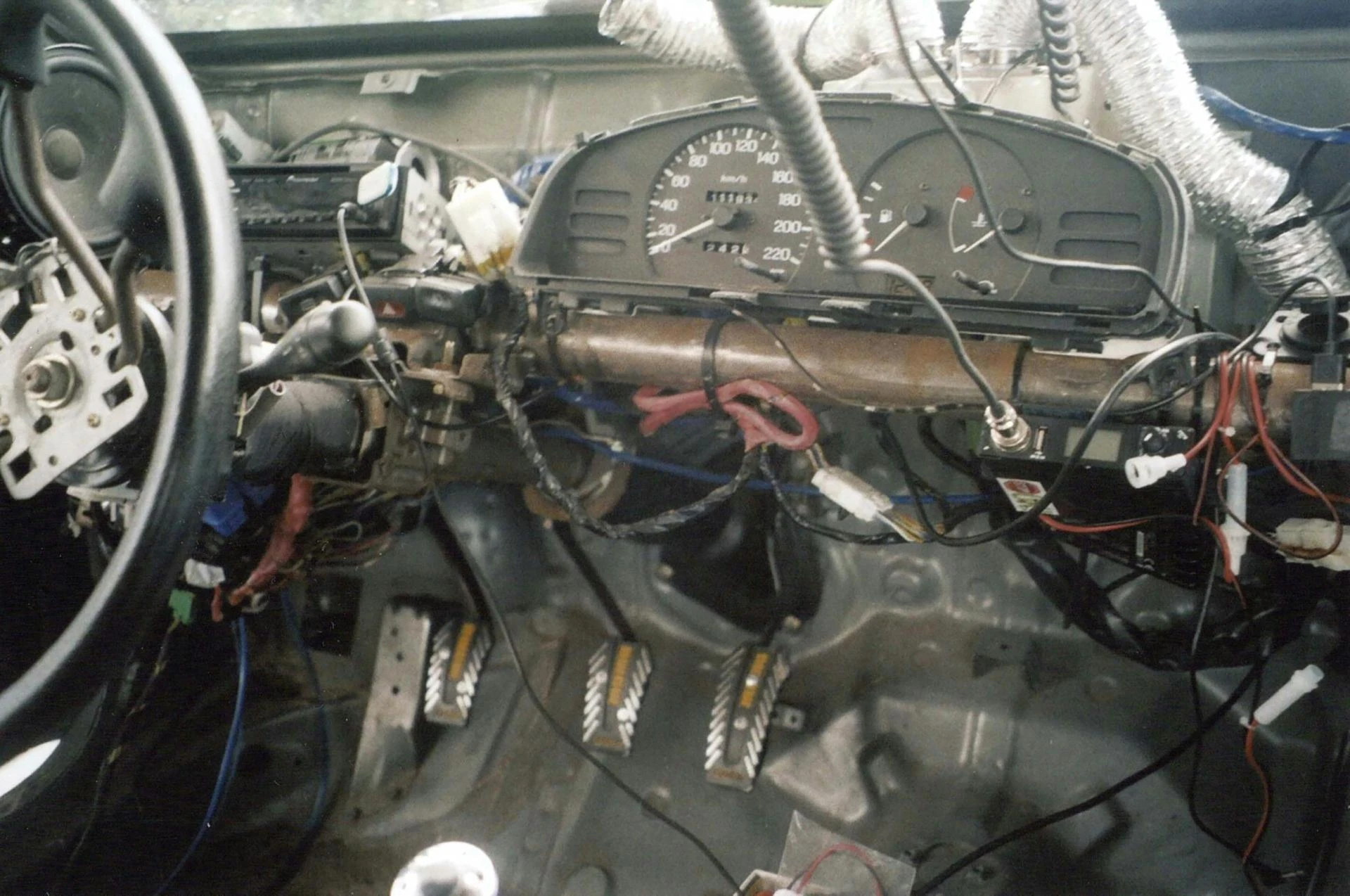 What Makes a Good Exhaust Kit for Off-Road Vehicles?