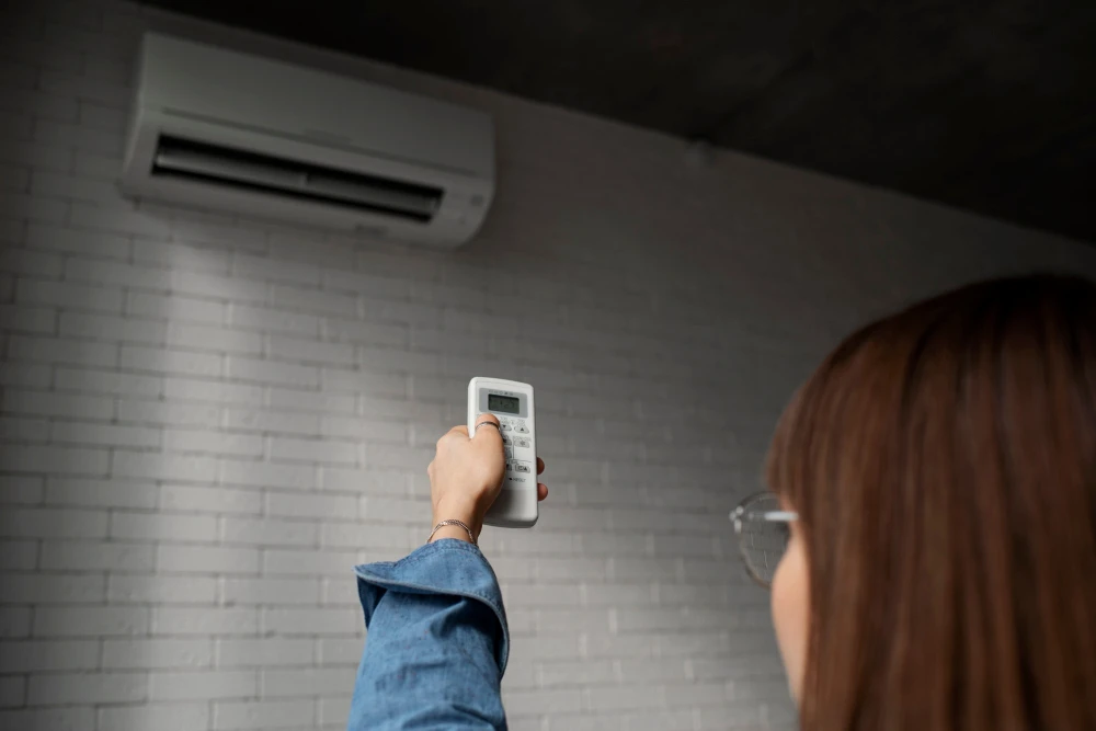 How HVAC Air Filtration Systems Improve Indoor Air Quality in Homes and Offices?