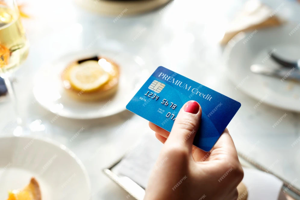 How to combine multiple Credit Card rewards for maximum benefits? 