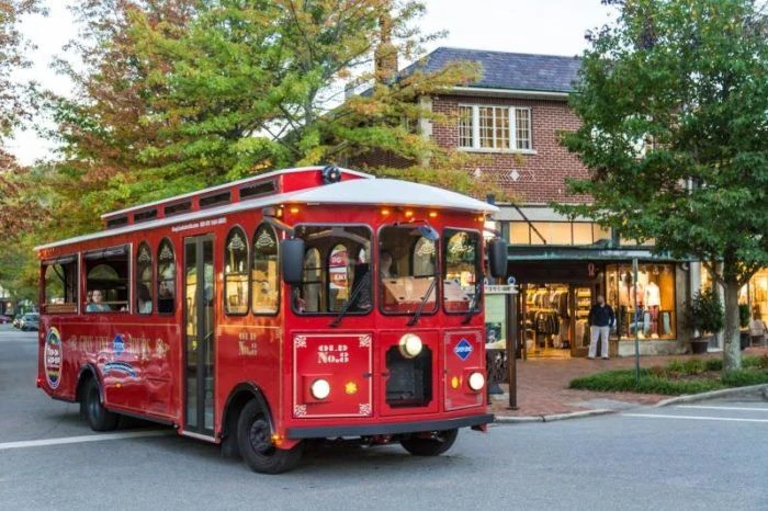 Comedy Bus Tour of Atlanta with Evening Drinks