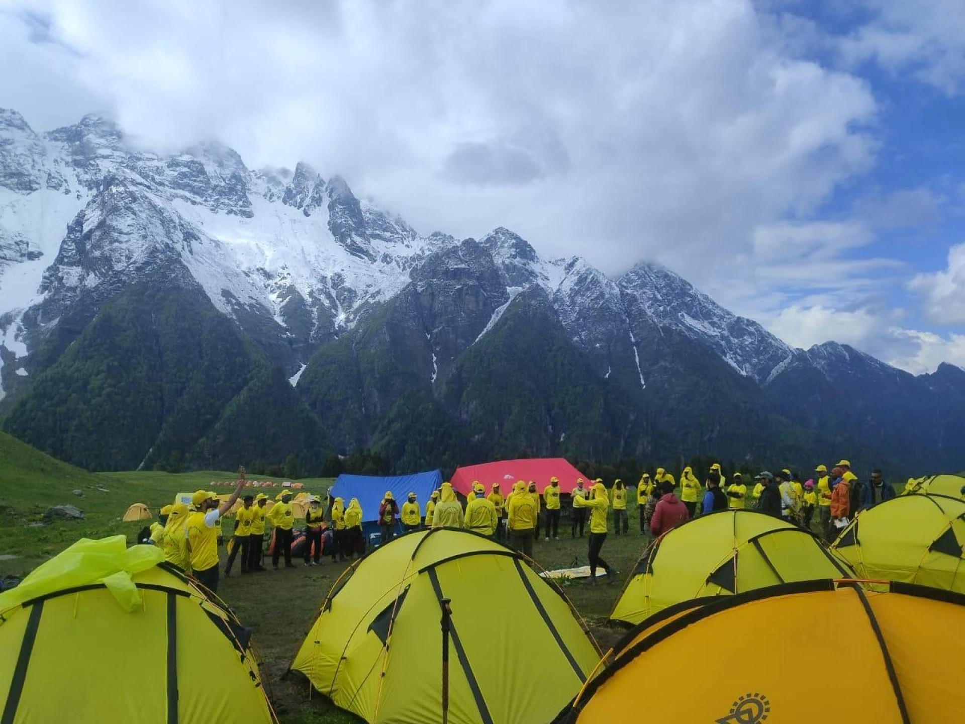 Best Time to Do the Buran Ghati Trek: Month-by-Month Breakdown