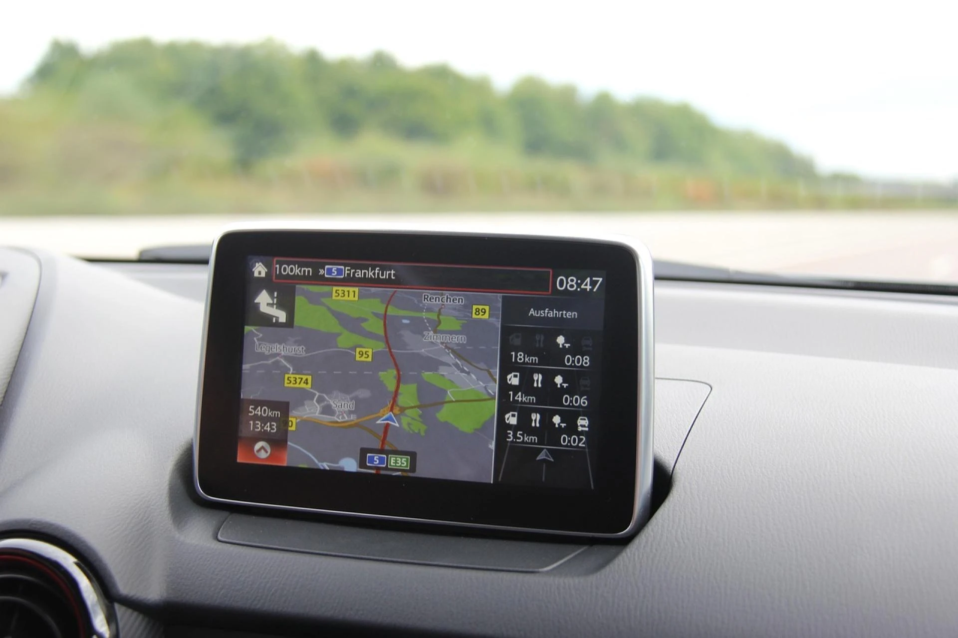 Global In-Dash Navigation System Market Size, Share & Forecast 2025–2032