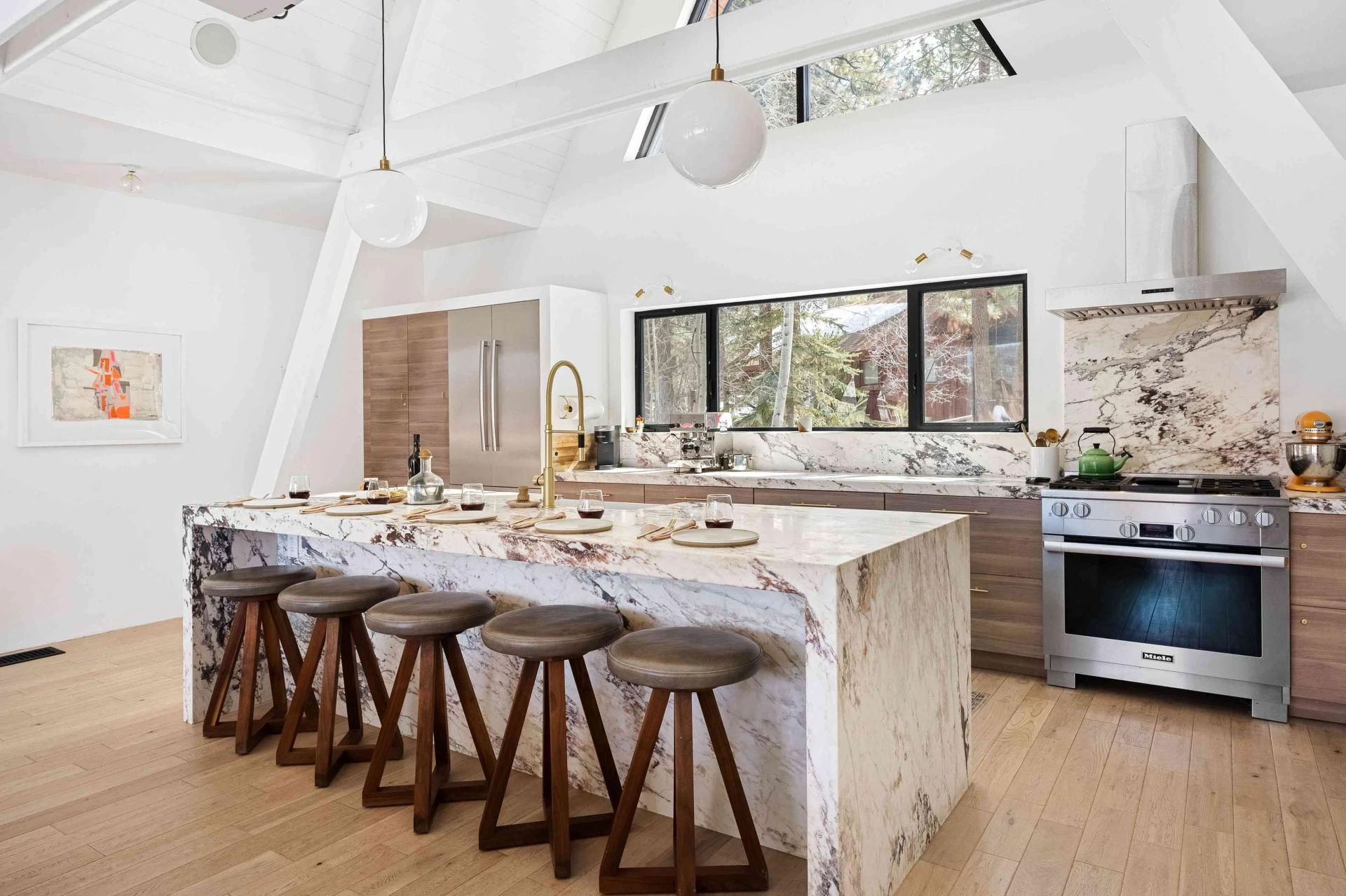 Transform Your Cooking Space with Modern Kitchen Interior Design Ideas