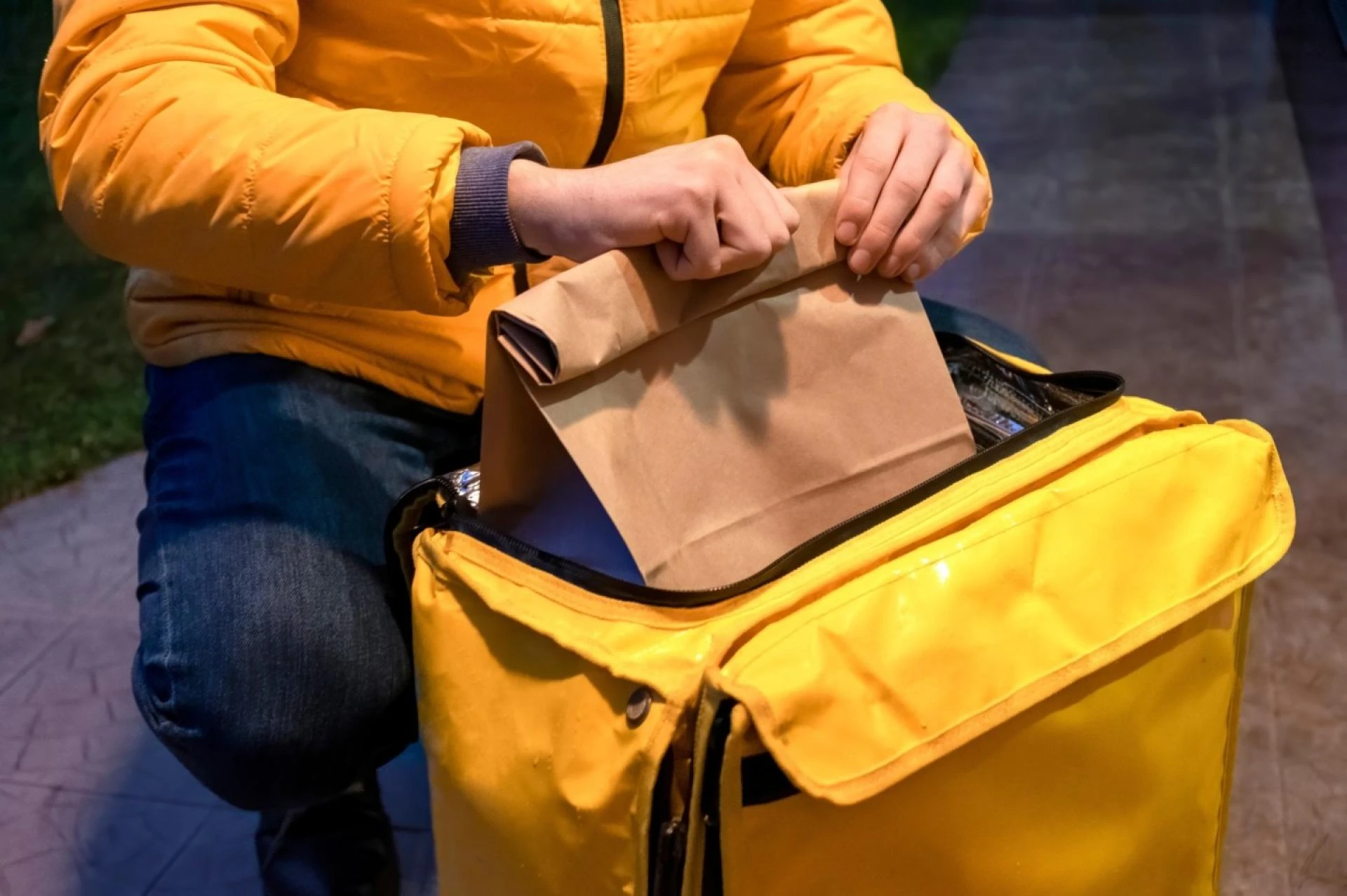 How to Source Quality Eco Friendly Courier Bags for Your Business