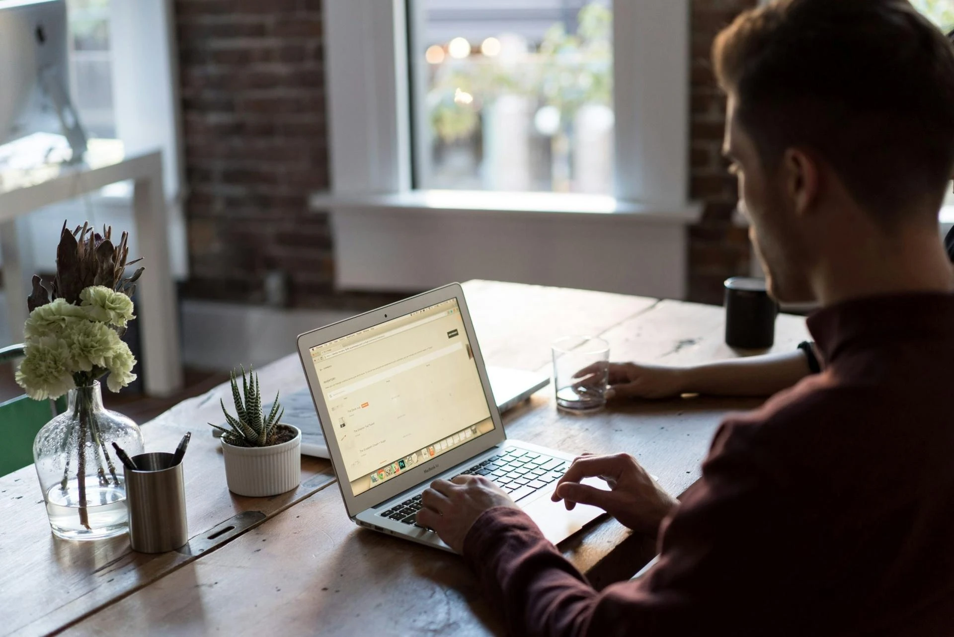 How to Collaborate Effectively with Virtual Assistants Using Project Management Software