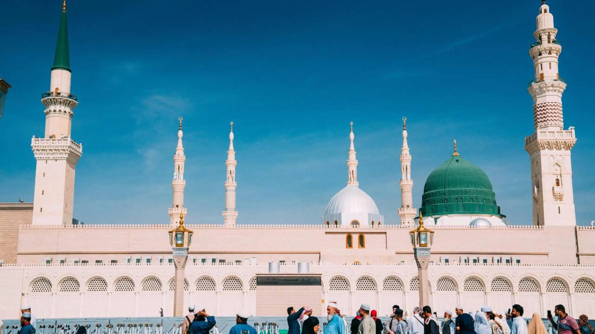 Affordable and Reliable Umrah Packages from the UK with Haram Travel