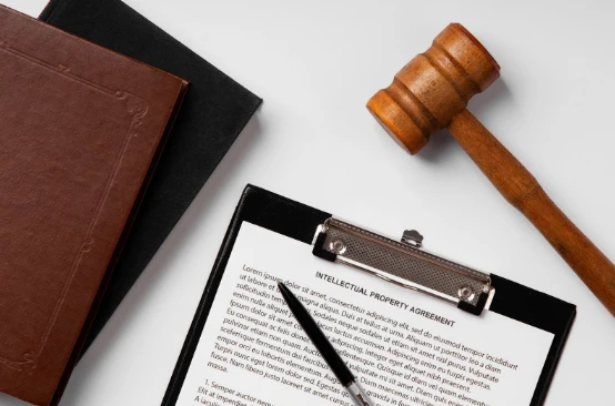 Dispute Resolution vs. Commercial Litigation: Which Path is Right for Your Business?