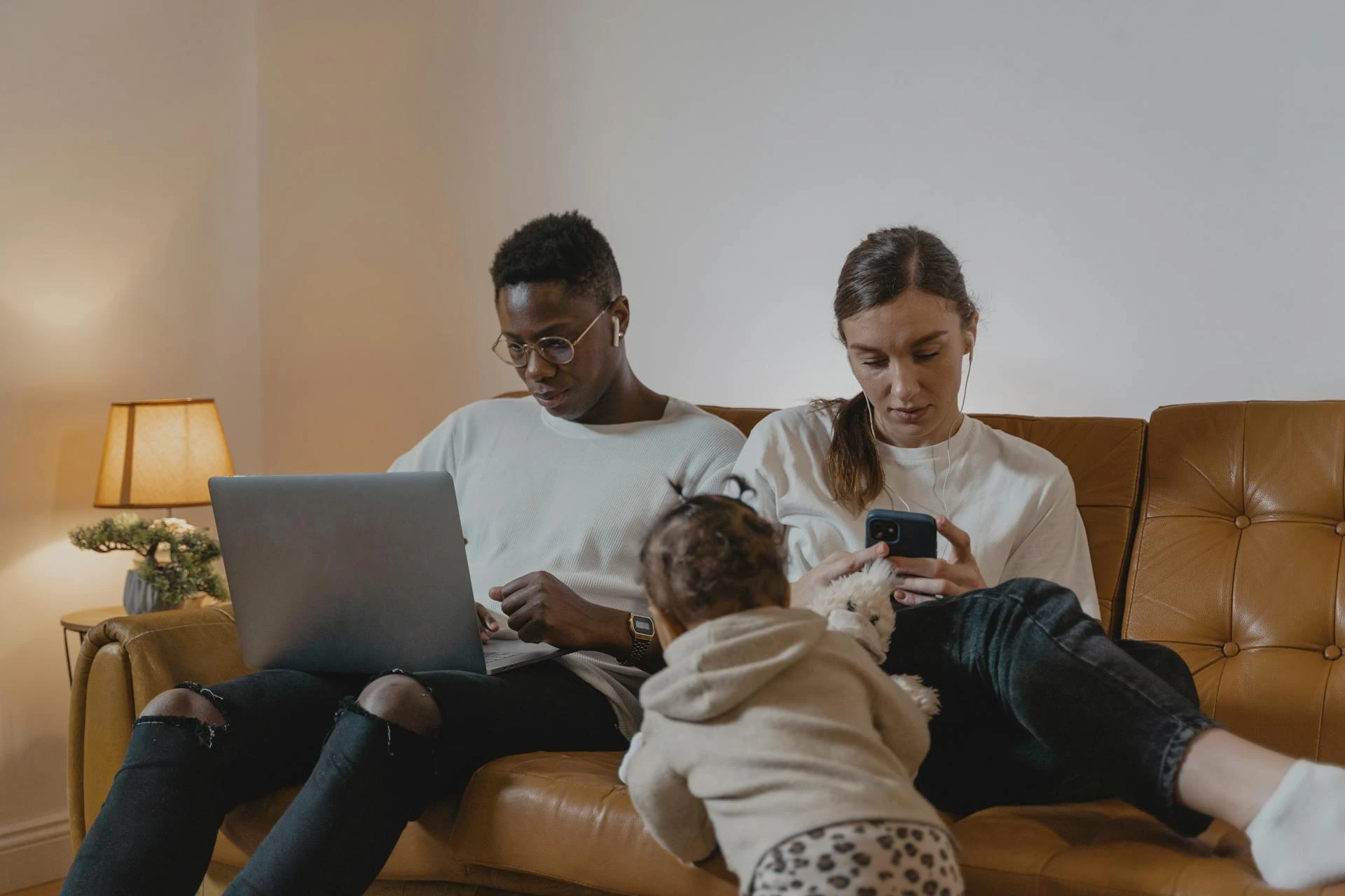How Constant Online News Feeds Can Trigger Trauma Responses
