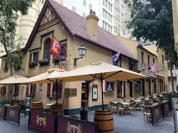 Discover the Best Tavern in Melbourne: Food, Drinks & Classic Atmosphere