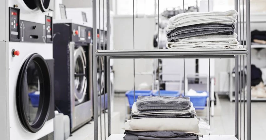 How Commercial Linen Laundry Services Help Chicago Healthcare Facilities