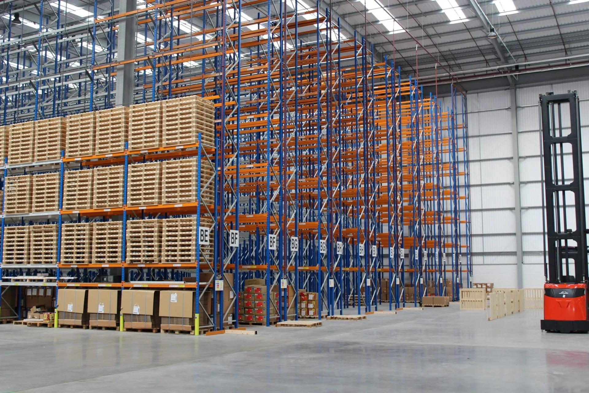 Optimizing Operations: The Critical Role of High-Speed Doors in the UAE with Al Rufoof Contracting LLC