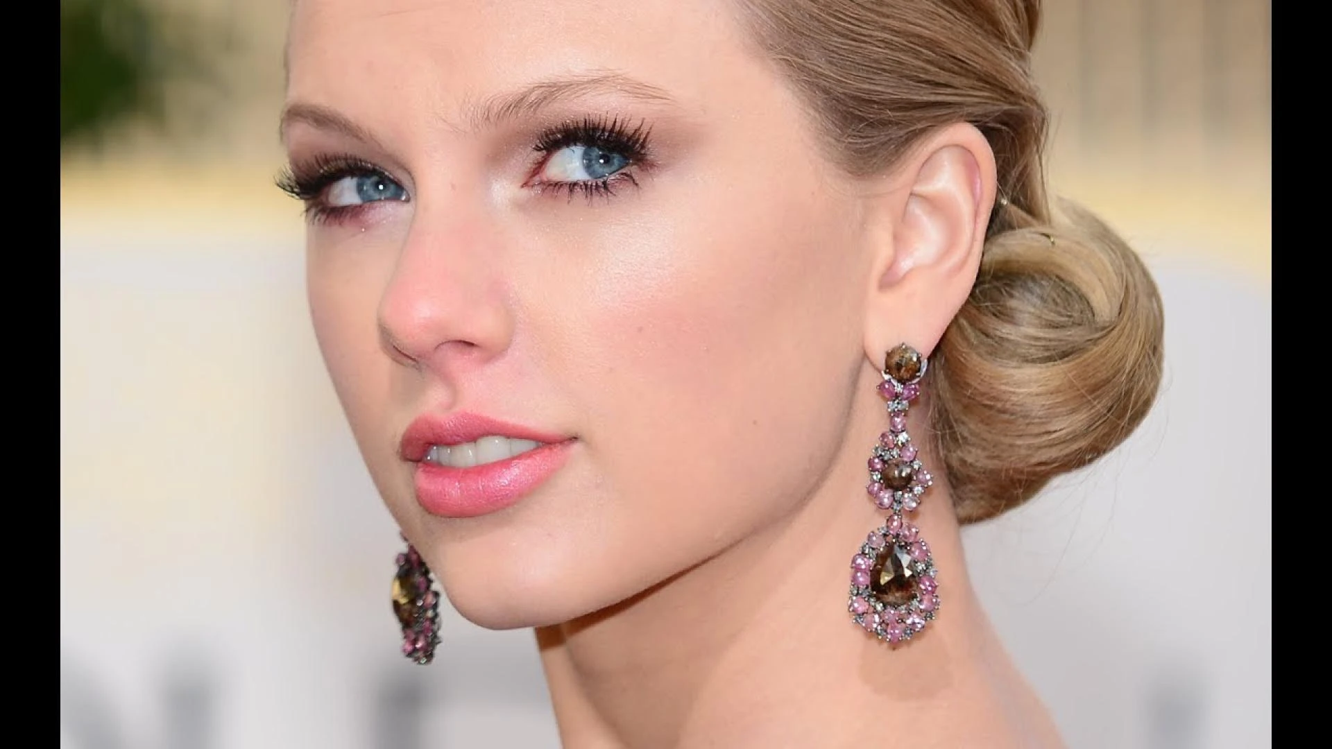 Earrings That Highlight Your Natural Features
