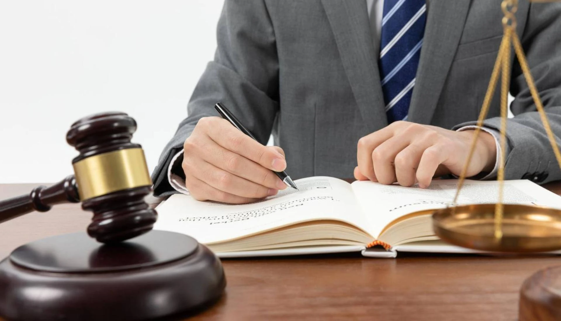 What Is the New UAE Debt Law and How Does It Affect You?