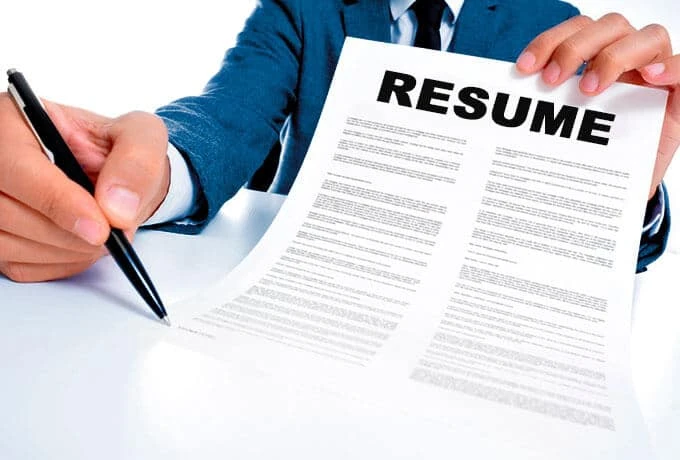 The AI Job Crunch: How a Professional Résumé Can Be Your Ticket to an Interview