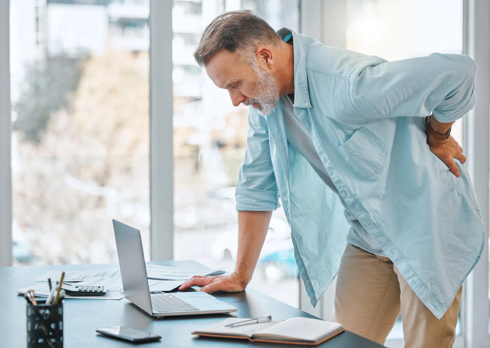 6 Ways to Manage Middle Back Pain