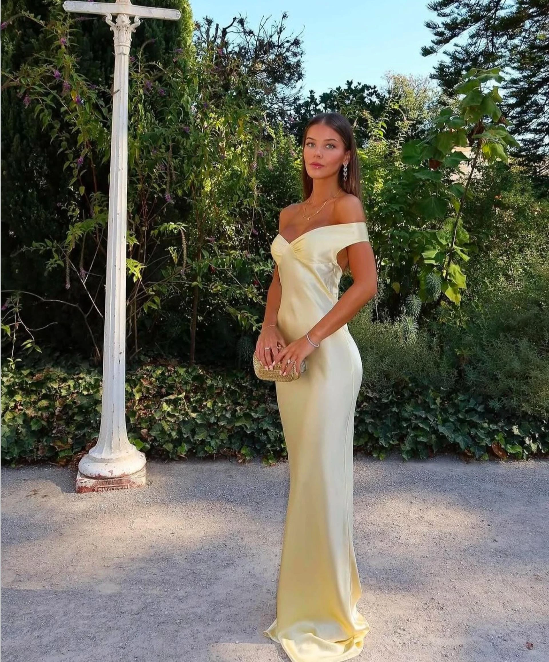 Why "Dress Hire Near Me" is the Fashion Trend Every Stylish Woman is Searching For