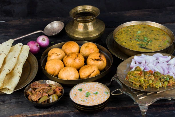 5 Delicious Jaipur Street Foods Loved by Locals