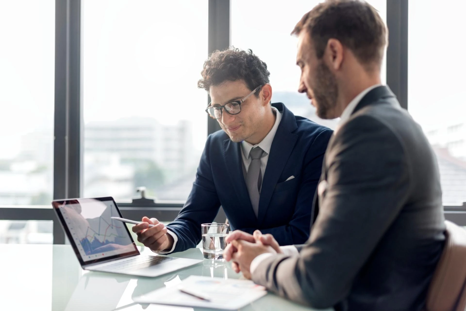 Registered Investment Advisor vs Financial Advisor: Key Differences Explained