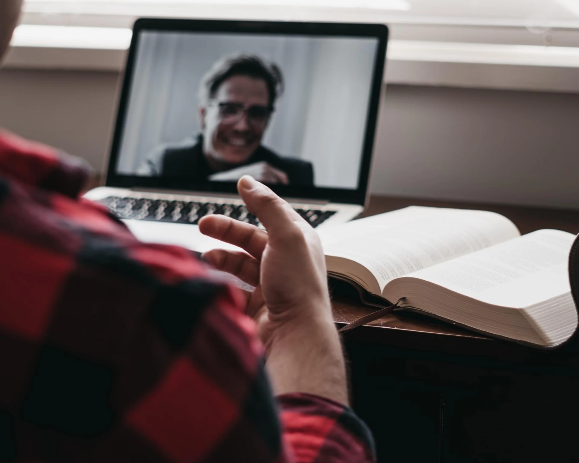 Online OCD Counselor: Finding Relief from Obsessive-Compulsive Disorder Through Virtual Therapy
