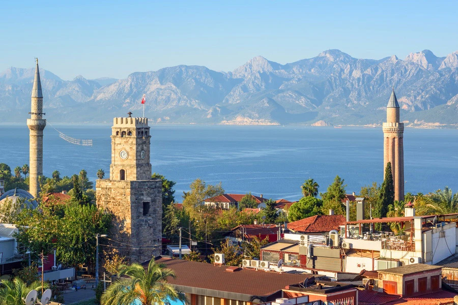 Best Dental Clinic in Turkey for UK Patients: A Detailed Analysis of All on 4 Dental Implants
