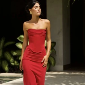 Finding the Perfect Dress Without the Commitment: Why Dress Hire Is the Smarter Choice