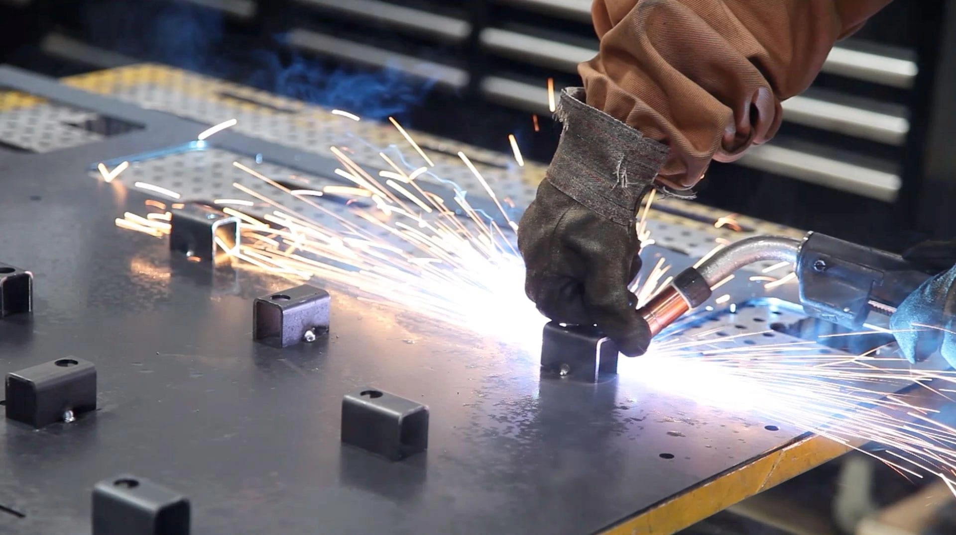 Precision in Motion: The Future of Sheet Metal Fabrication in Bangalore with Zeometrix