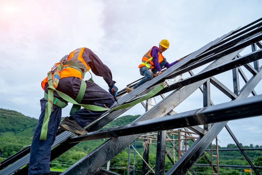 Comparing Traditional vs Modern Roofing Techniques