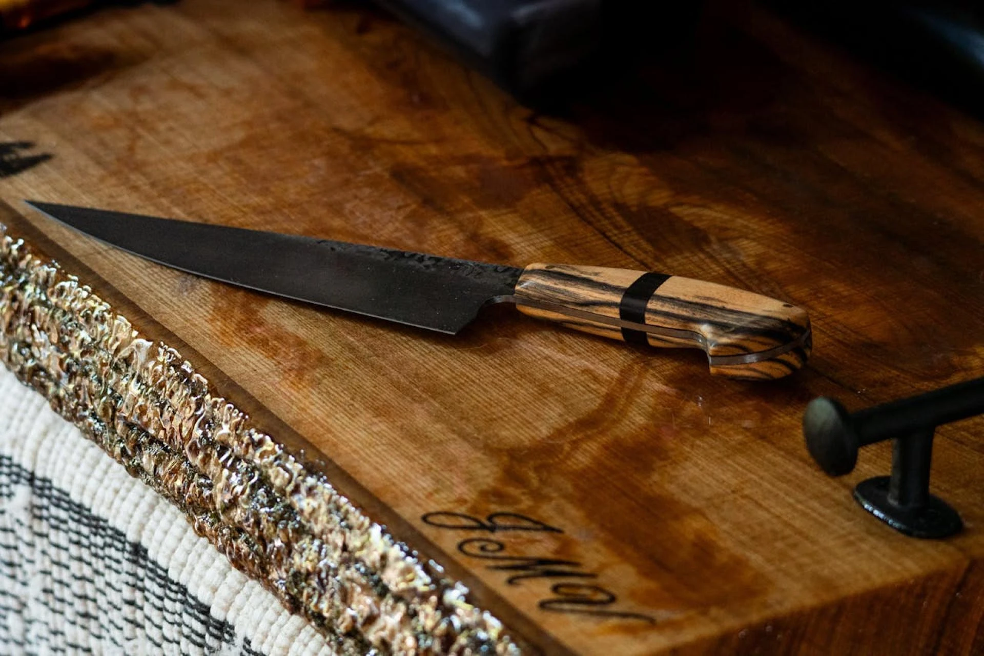 How to Strop a Kazoku Knife to get a Razor-Sharp Precision