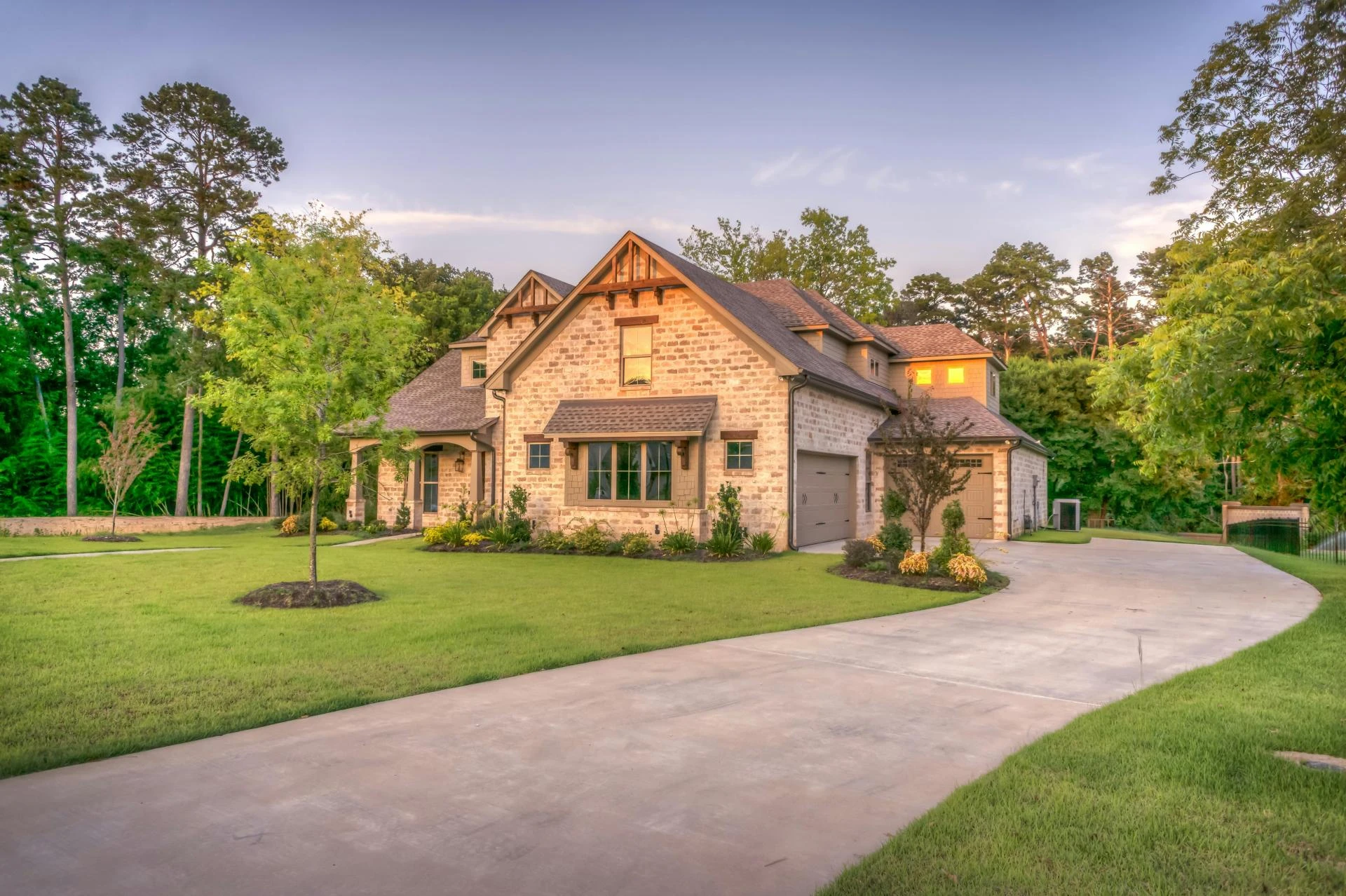 How a New Roof Can Transform Your Home’s Curb Appeal 