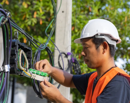 Why Do Fiber Optic Contractors Improve Network Speed? | Clearnet Communications