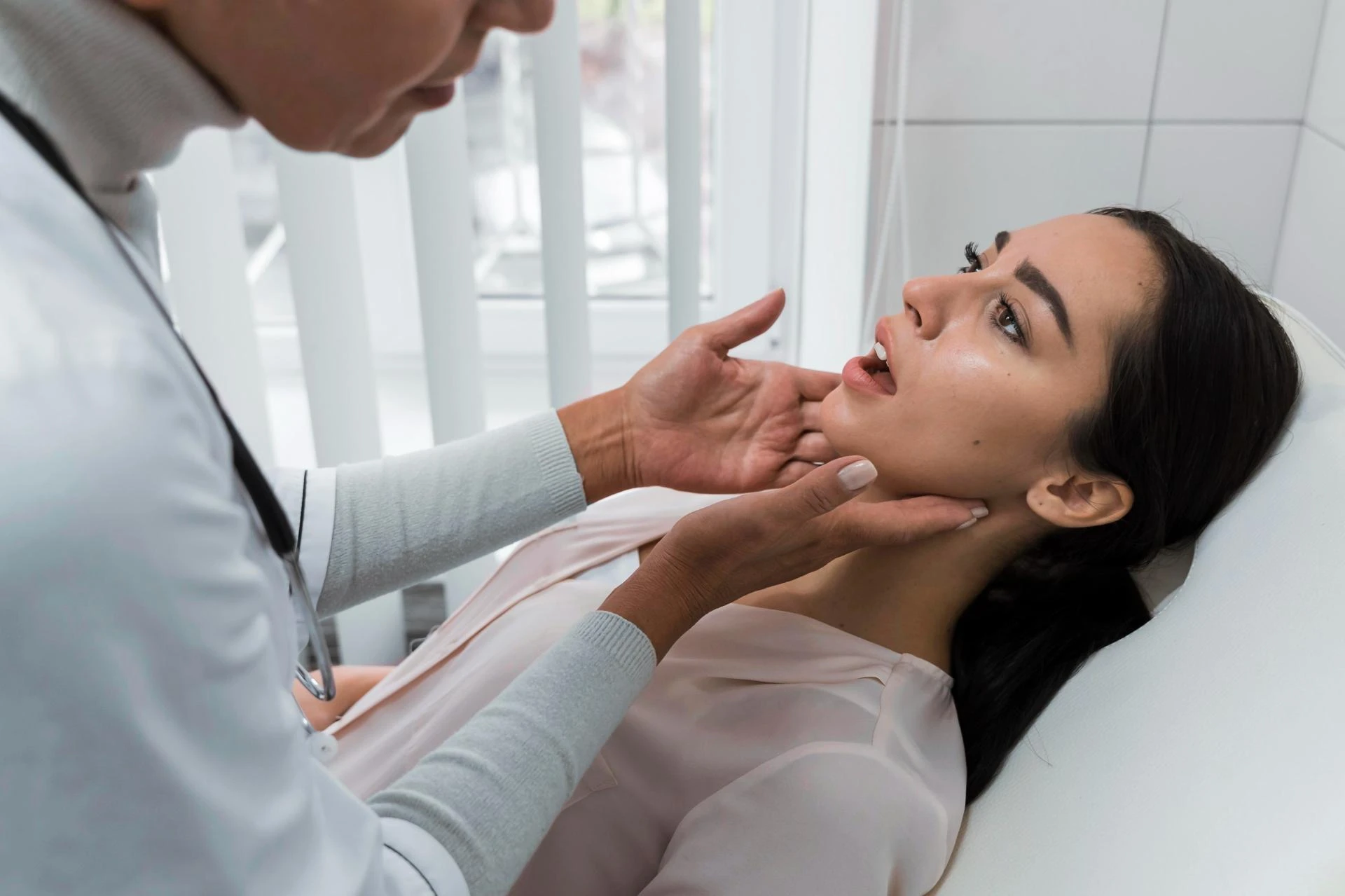 A Complete Guide to Treatments Offered at Throat Cancer Hospitals